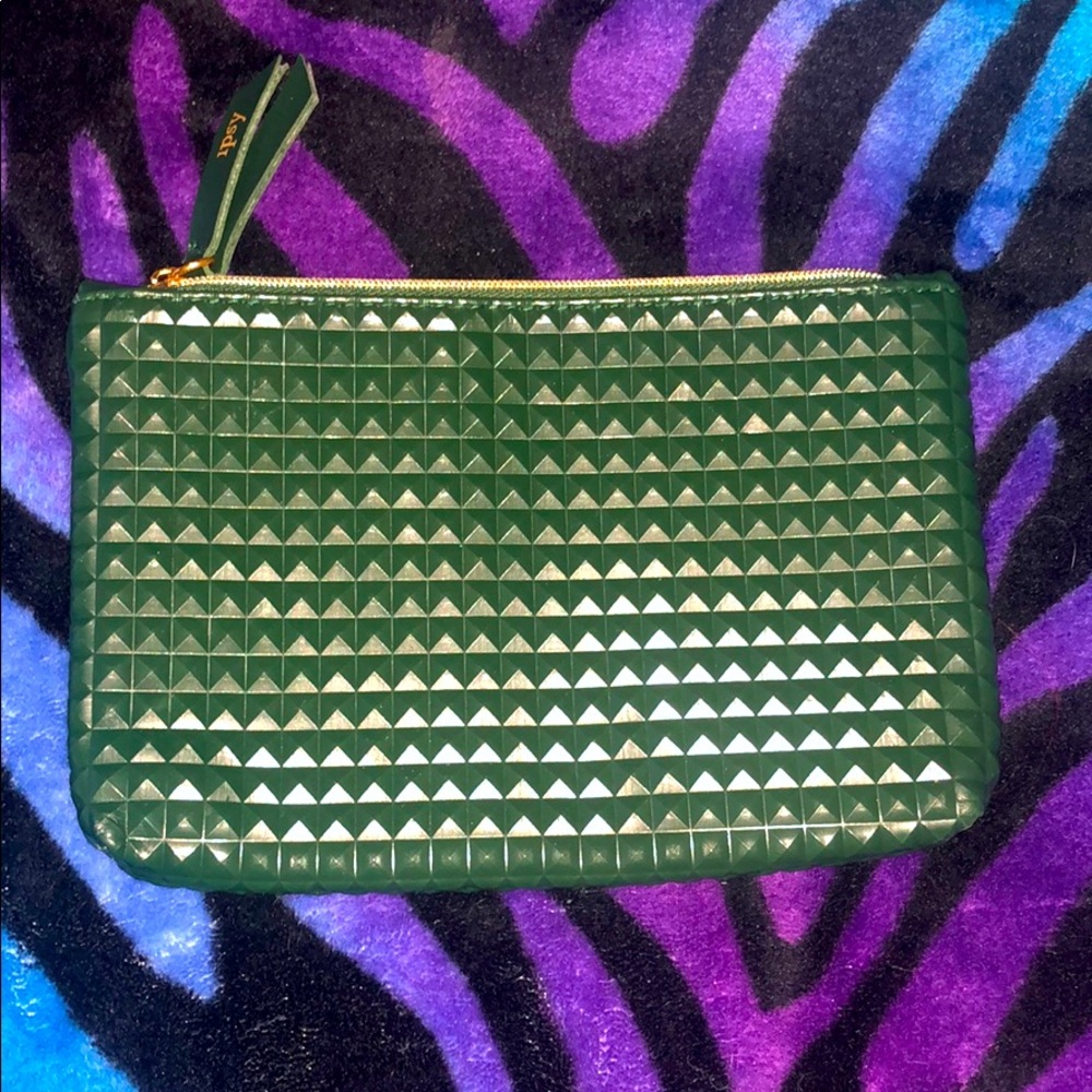 Green Ipsy makeup bag